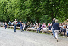 Entzünden des Johannifeuers (Foto: Karl-Franz Thiede)